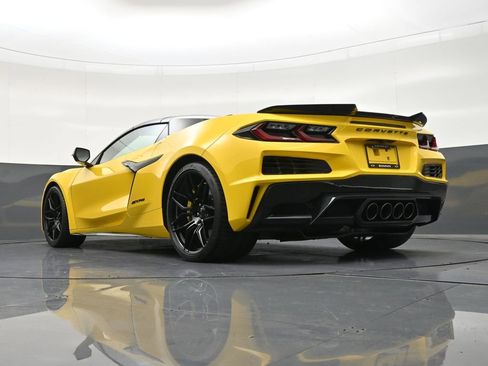 Used 2025 Chevrolet Corvette Z06 w/ Stealth Interior Trim Package image 24