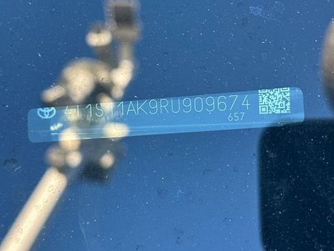 Certified 2024 Toyota Camry SE image 3