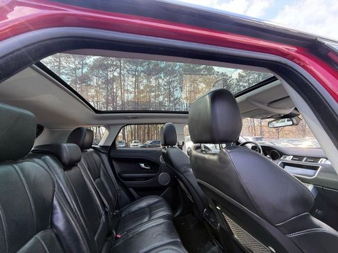 Used 2017 Land Rover Range Rover Evoque SE Premium image 29