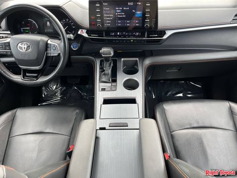 Certified 2022 Toyota Sienna XSE w/ XSE Plus Package FWD image 18