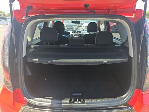 Used 2016 Kia Soul + image 13