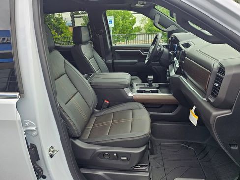 New 2026 Chevrolet Silverado 1500 High Country AWD/4WD image 11