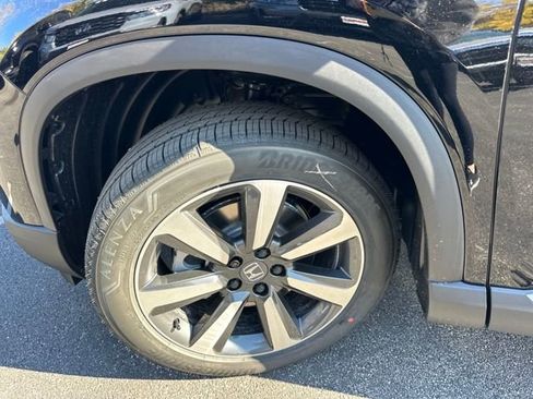 New 2025 Honda Pilot Touring image 38