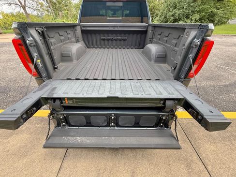Used 2019 GMC Sierra 1500 Denali w/ Denali Ultimate Package AWD/4WD image 16