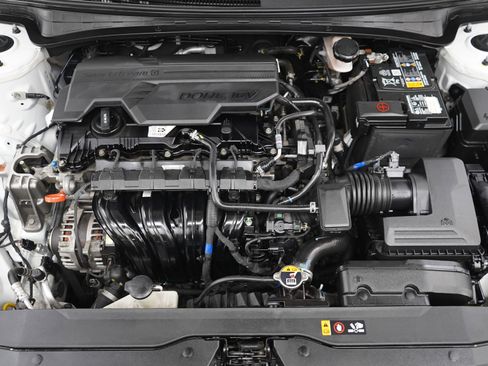 Used 2022 Hyundai Elantra SEL image 30