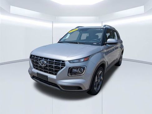 Used 2025 Hyundai Venue SEL FWD image 9
