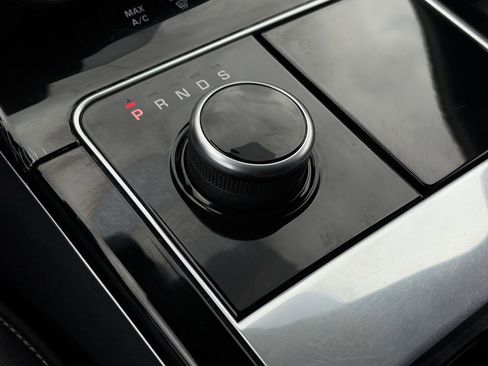 Used 2018 Land Rover Range Rover Velar S image 19