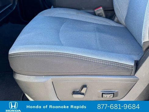 Used 2024 RAM 2500 Big Horn image 27