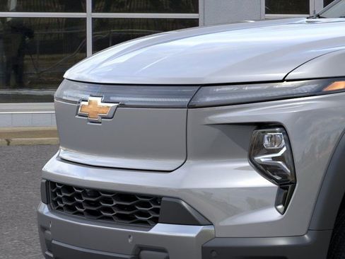 New 2025 Chevrolet Silverado EV LT image 22