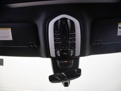 Certified 2026 Porsche Macan image 20