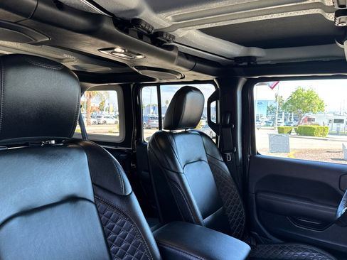Used 2021 Jeep Wrangler Unlimited Sahara image 16