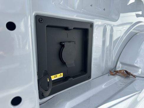 New 2025 Ford F150 Lariat w/ Equipment Group 502A High image 17