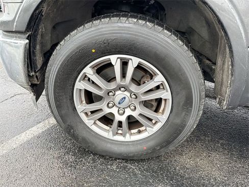 Used 2019 Ford F150 Lariat w/ Equipment Group 501A Mid image 10