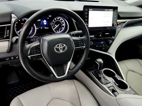 Used 2022 Toyota Camry XLE image 36