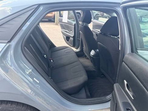 Used 2022 Hyundai Elantra SEL FWD image 8