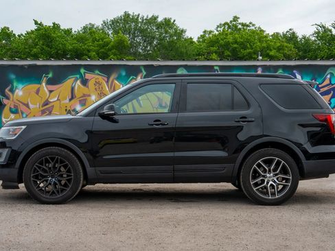 Used 2017 Ford Explorer Sport AWD/4WD image 6
