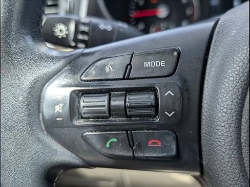 Used 2016 Kia Sorento FWD w/ LX Convenience Package image 13