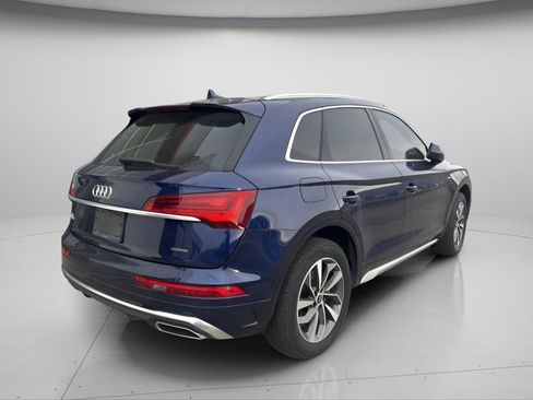 Used 2022 Audi Q5 2.0T Premium w/ Convenience Package image 4