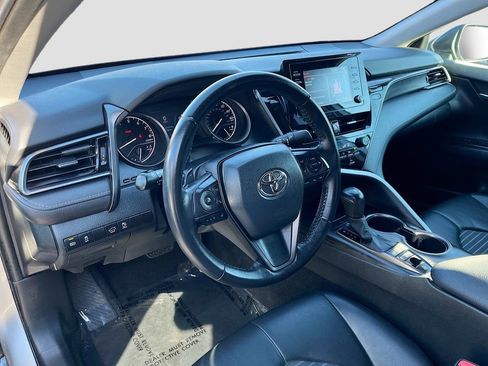Used 2022 Toyota Camry SE w/ Carpet Mat Package (TMS) image 9