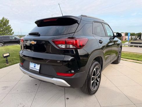 Used 2025 Chevrolet TrailBlazer LT FWD image 9