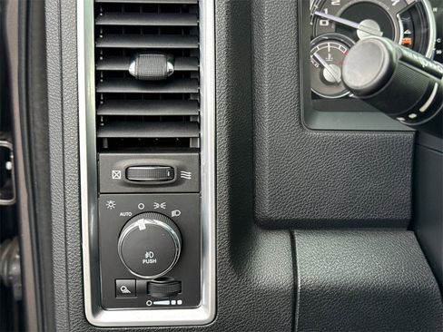 Used 2014 RAM 1500 Limited image 18