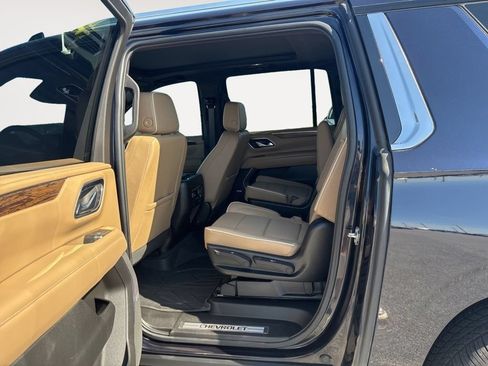 Used 2023 Chevrolet Suburban Premier AWD/4WD image 31