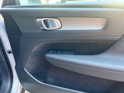 Certified 2025 Volvo XC40 B5 Plus image 20