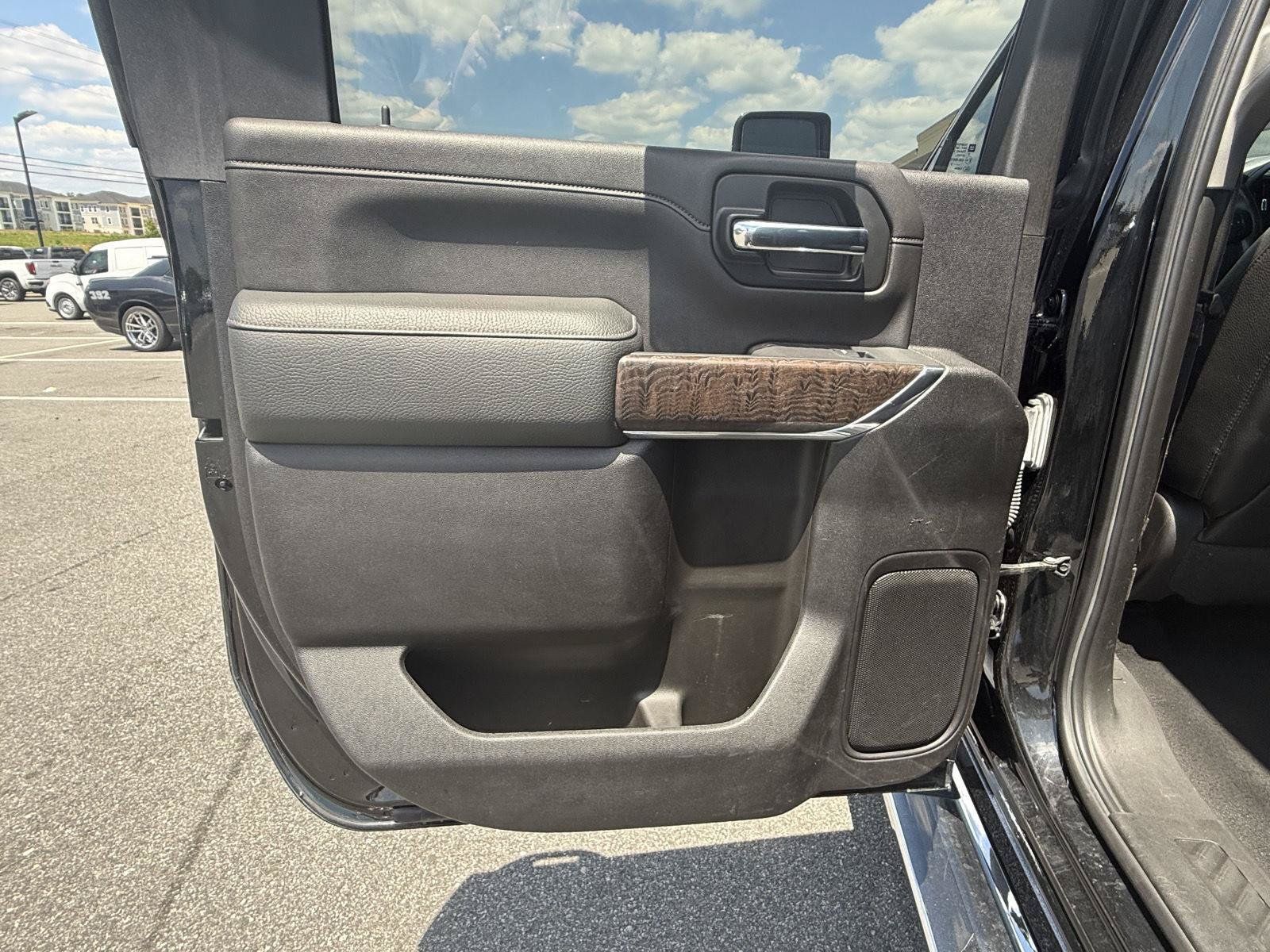 Used 2022 GMC Sierra 2500 Denali w/ Denali Ultimate Package AWD/4WD image 28