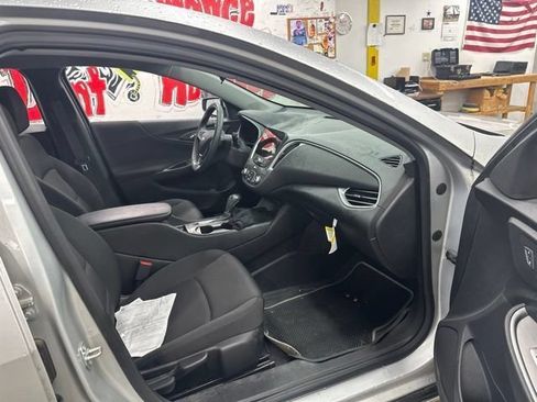 Used 2020 Chevrolet Malibu RS FWD image 17