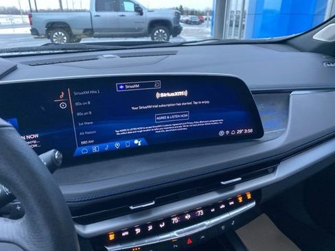 Used 2025 Cadillac XT4 Sport image 13