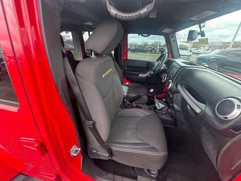 Used 2015 Jeep Wrangler Unlimited Sahara w/ Dual Top Group AWD/4WD image 15