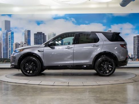 Certified 2025 Land Rover Discovery Sport Dynamic SE image 6