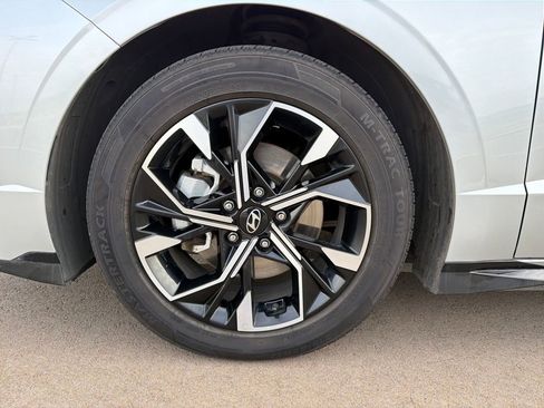 Used 2024 Hyundai Sonata SEL image 2