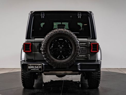 Used 2022 Jeep Wrangler Sport AWD/4WD image 7