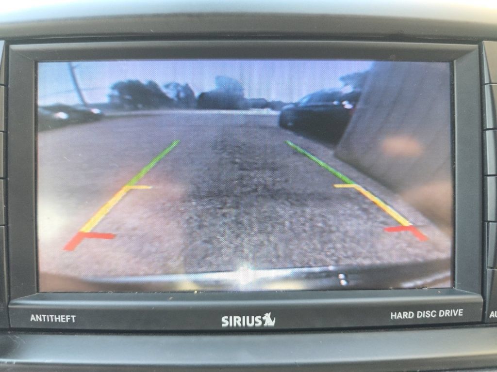 Used 2018 Dodge Grand Caravan SXT w/ Rear Park Assist Package FWD image 24