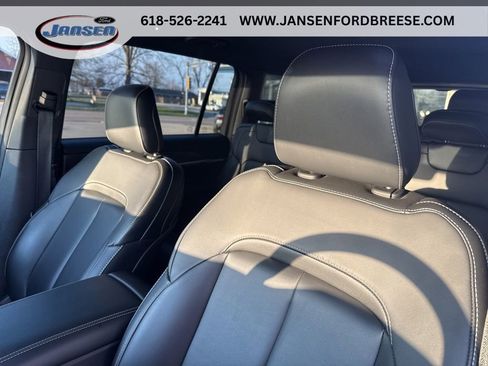 Used 2025 Jeep Grand Cherokee L Limited w/ Black Appearance Package AWD/4WD image 12