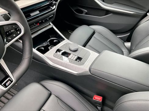 Used 2026 BMW 330i Sedan w/ M Sport Package image 18