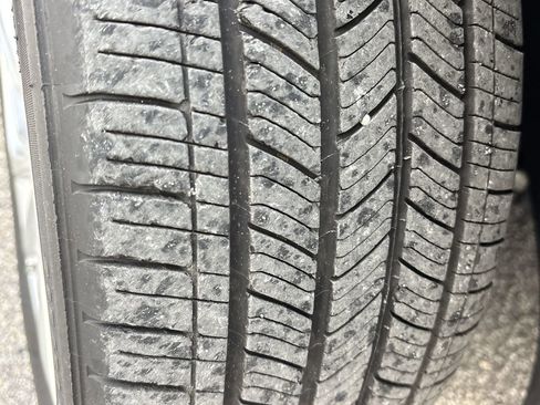 Used 2023 Chevrolet Bolt EUV LT w/ Driver Confidence Package image 32