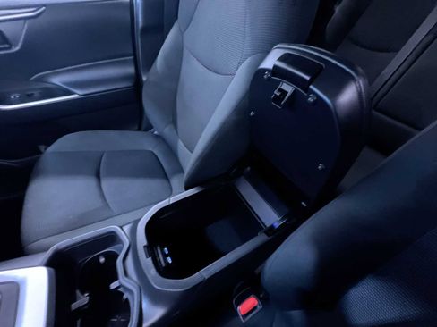 Used 2024 Toyota RAV4 LE image 20