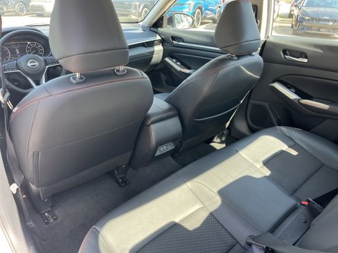 Used 2025 Nissan Altima 2.5 SR image 19
