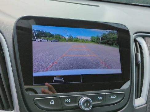 Used 2024 Chevrolet Malibu LT FWD image 23