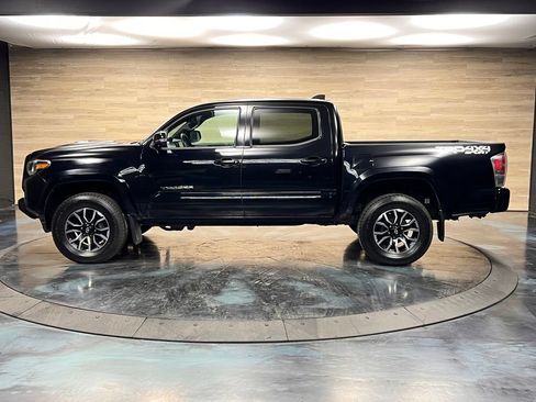 Used 2020 Toyota Tacoma TRD Sport w/ Advanced Technology Package AWD/4WD image 19