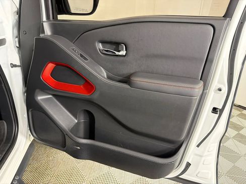 Used 2022 Nissan Frontier PRO-4X w/ Technology Package image 14