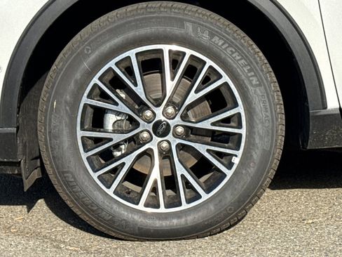 Used 2024 Ford Escape SE w/ PHEV Premium Package image 27