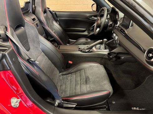 Used 2017 FIAT 124 Spider Abarth image 49