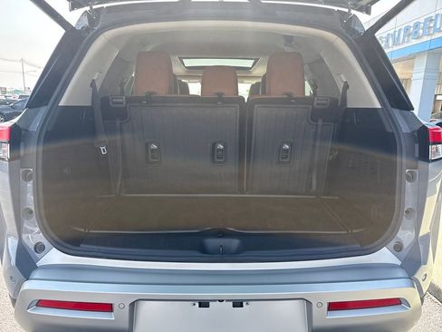 Used 2025 Nissan Pathfinder Platinum w/ Cargo Package image 26