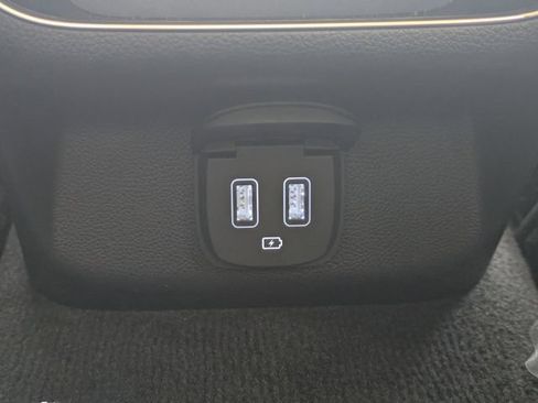 Used 2025 Genesis GV70 2.5T AWD/4WD image 13