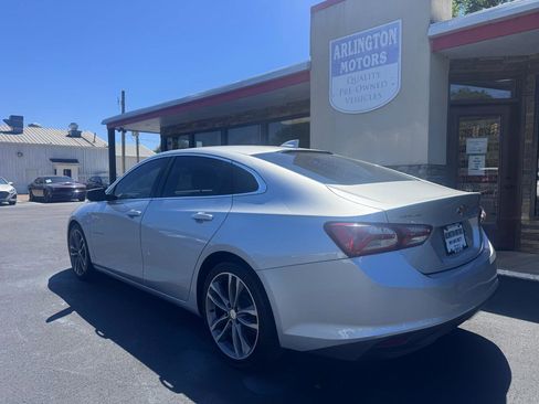 Used 2021 Chevrolet Malibu LT FWD image 3