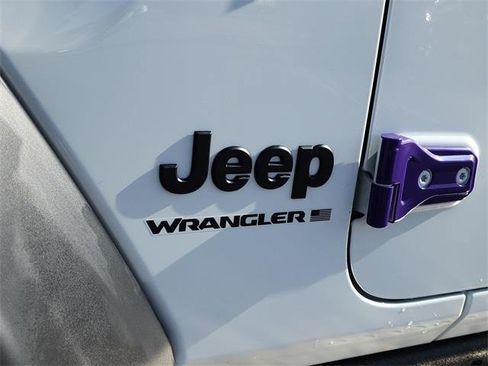 Used 2024 Jeep Wrangler Sport S image 10