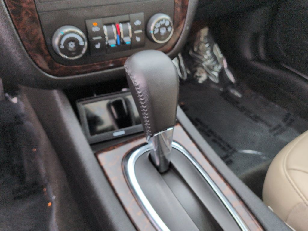 Used 2012 Chevrolet Impala LTZ FWD image 21